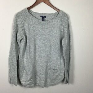 Gap silver Grey crewneck sweater round hem pockets Size large